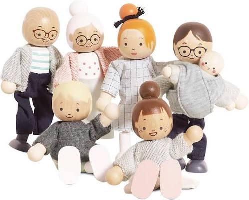 Wooden Dolls Family