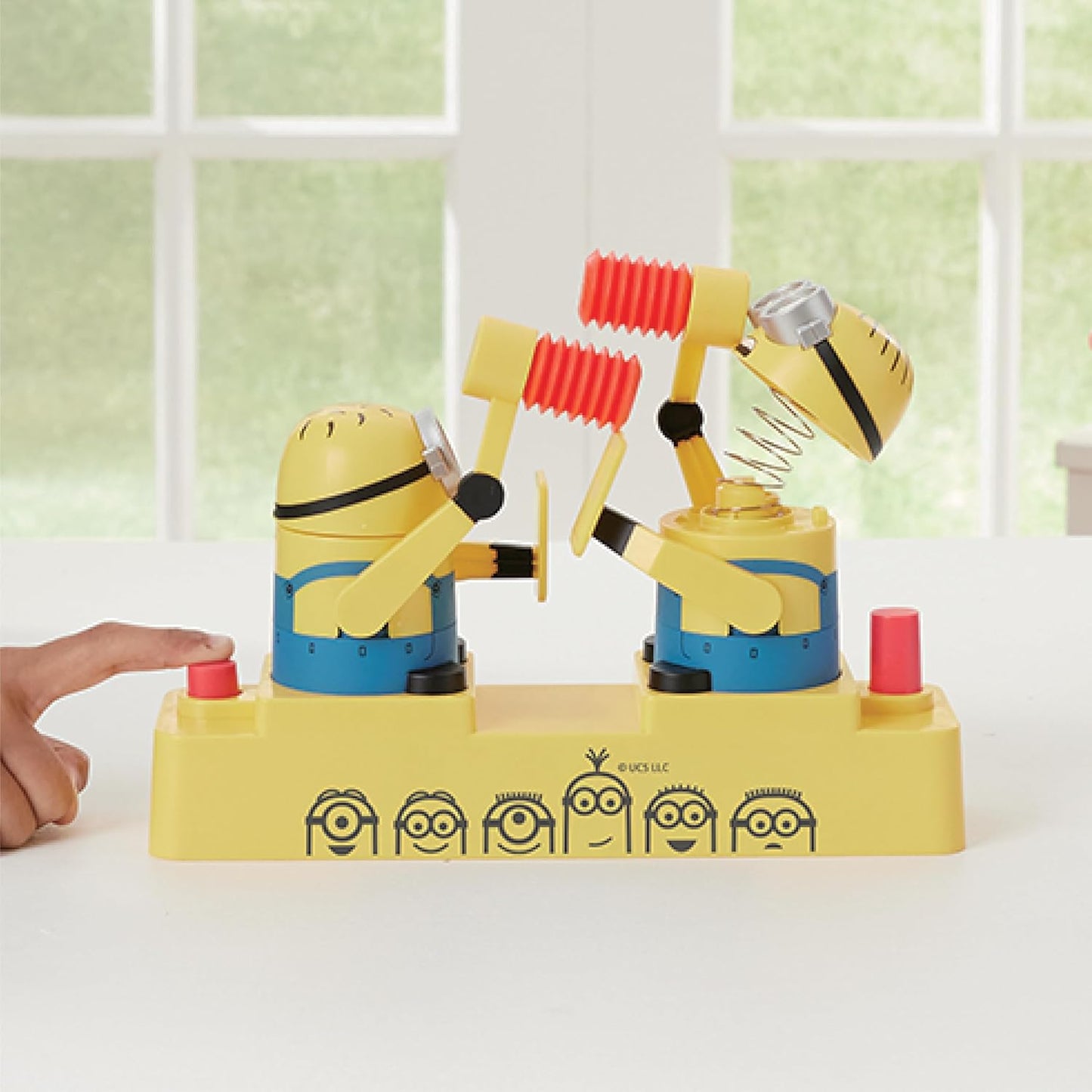 Minions Hammer Pop Game