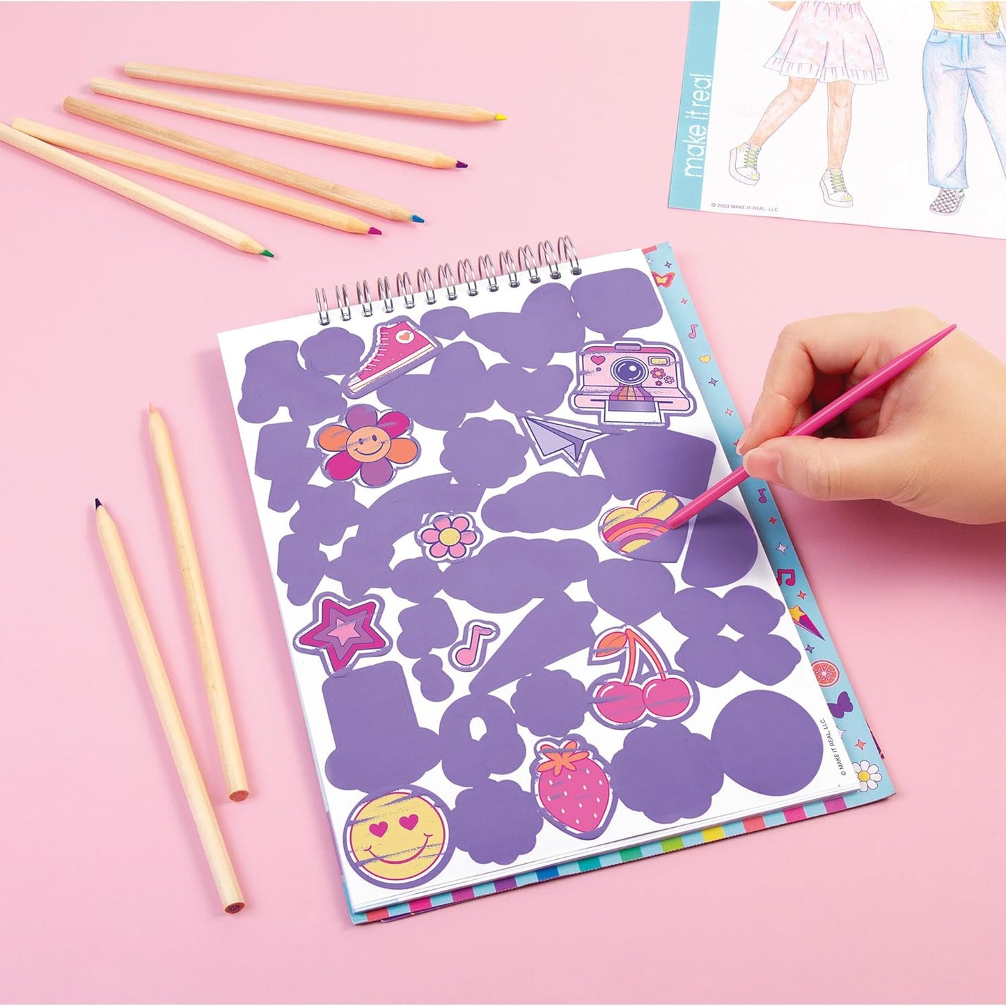 Fashion Design Groovy Vib